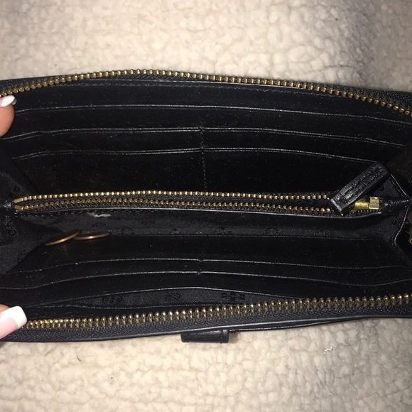 Tory Burch wallet - Picture 2 of 4